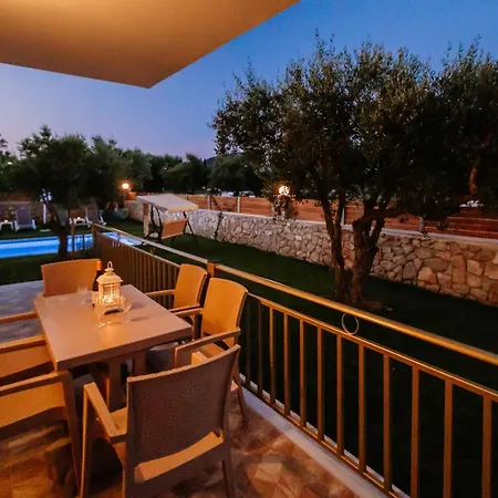Villa Fiorita-levada Luxury Villas *